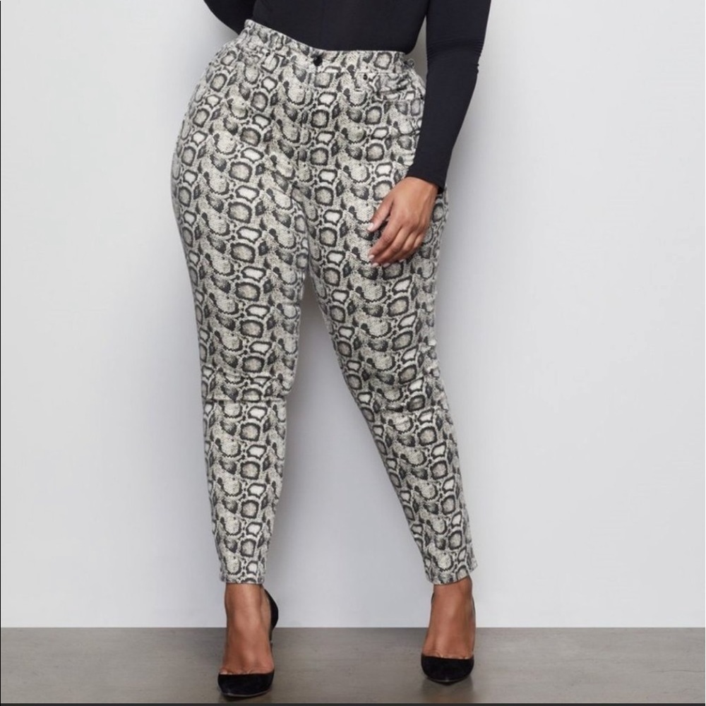 GOOD AMERICAN Good Legs Snake Print Skinny Jeans, Size 24, NWT